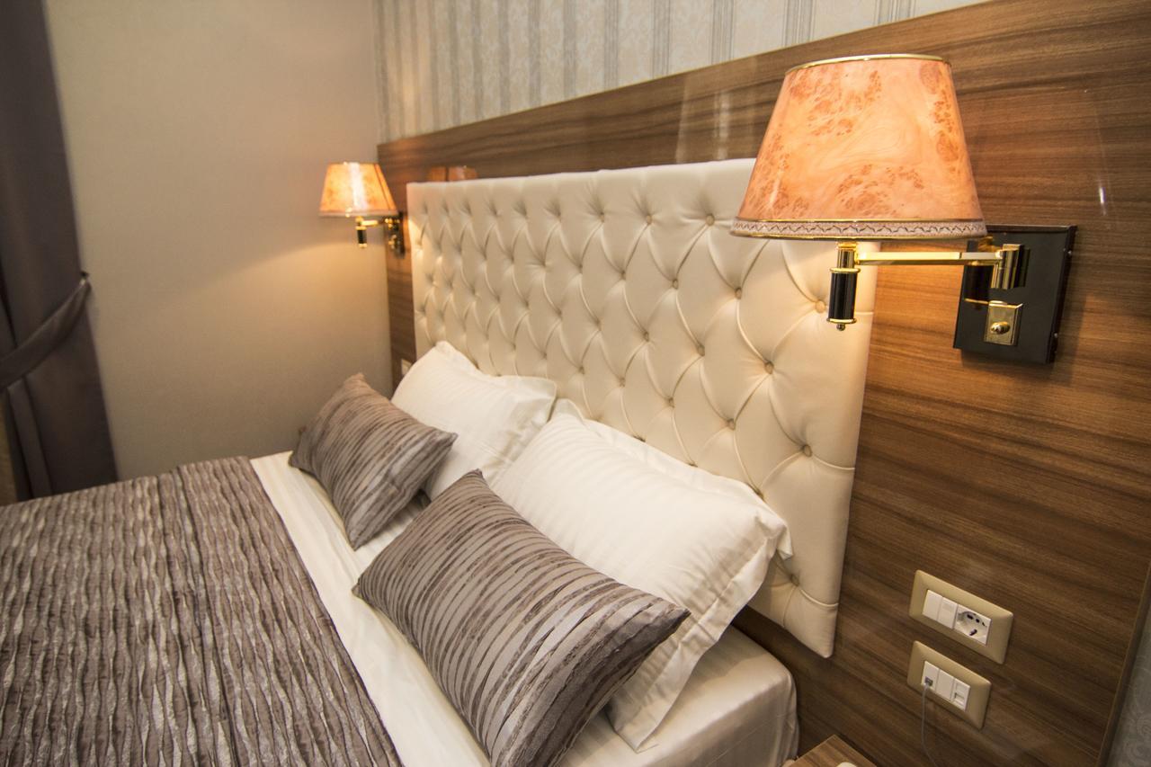 Hotel Boutique Restaurant Gloria Тирана Екстериор снимка