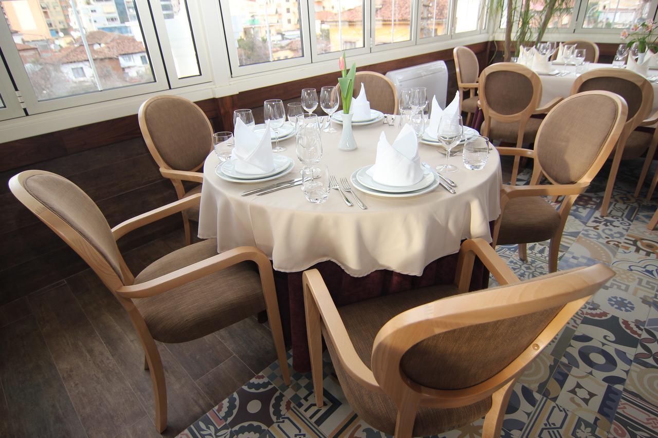 Hotel Boutique Restaurant Gloria Тирана Екстериор снимка